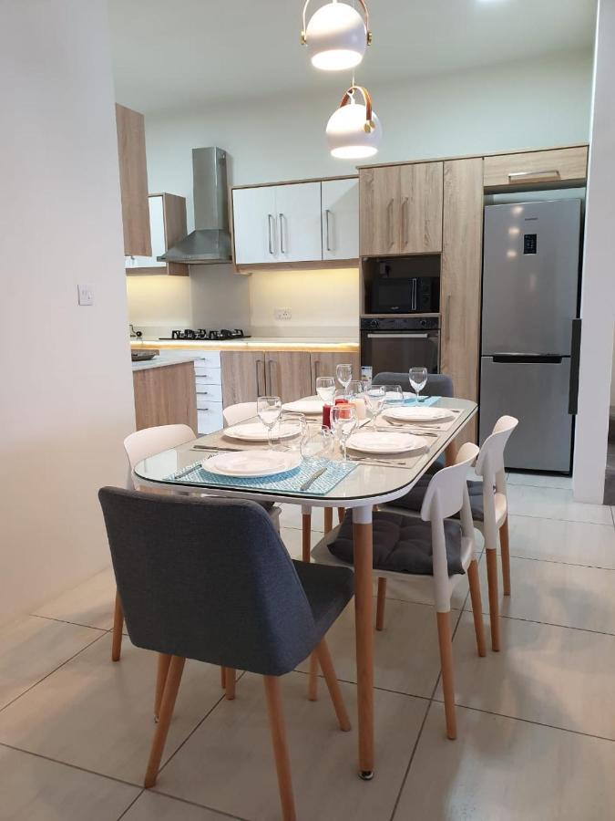 Westwood Luxury Penthouse With Private Roof Top Ref 15847 Flic en Flac Exterior photo